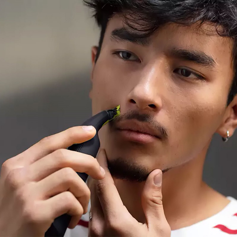 ماشین اصلاح صورت فیلیپس ONEBLADE پرو مدل QP6530 ماشین اصلاح صورت فیلیپس ONEBLADE پرو مدل QP6530